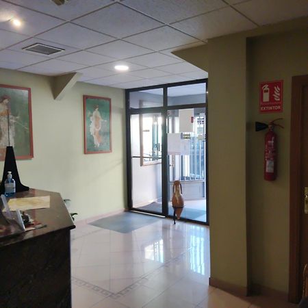 Hotel Dora 普拉森西亚 外观 照片