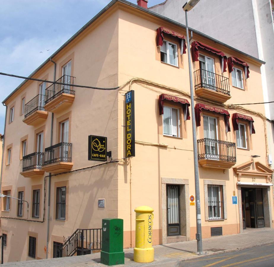 Hotel Dora 普拉森西亚 外观 照片