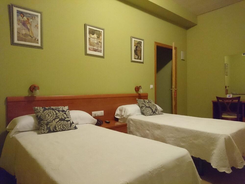 Hotel Dora 普拉森西亚 外观 照片
